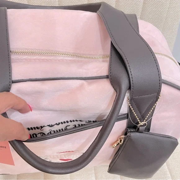 NEW Juicy Couture Pink Velour Heritage Weekender‎ Overnight Duffel Carry On Bag - Picture 3 of 7